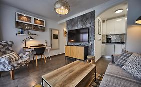 Stargate Apartment